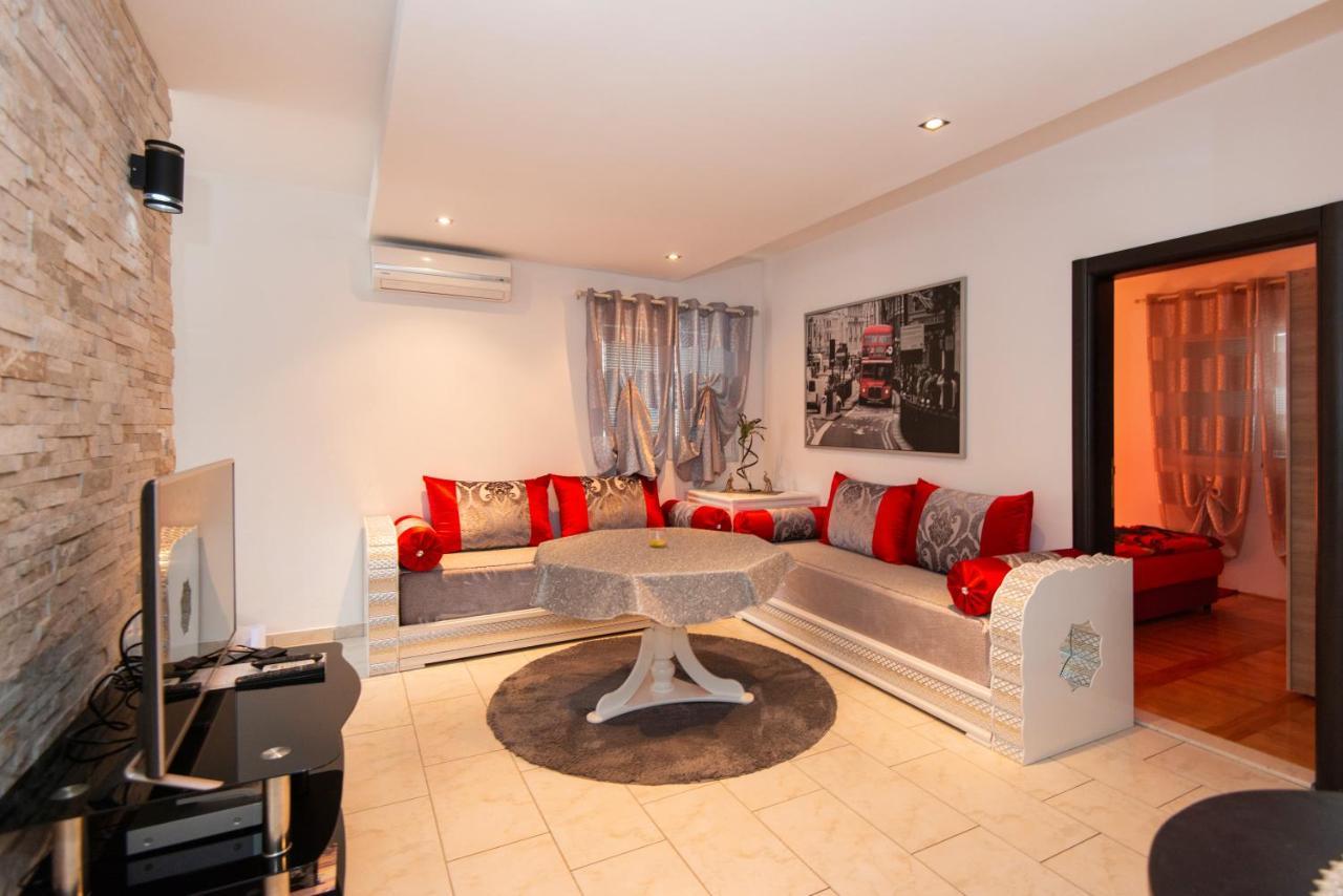 Sea Star Apartment Tivat Exterior photo