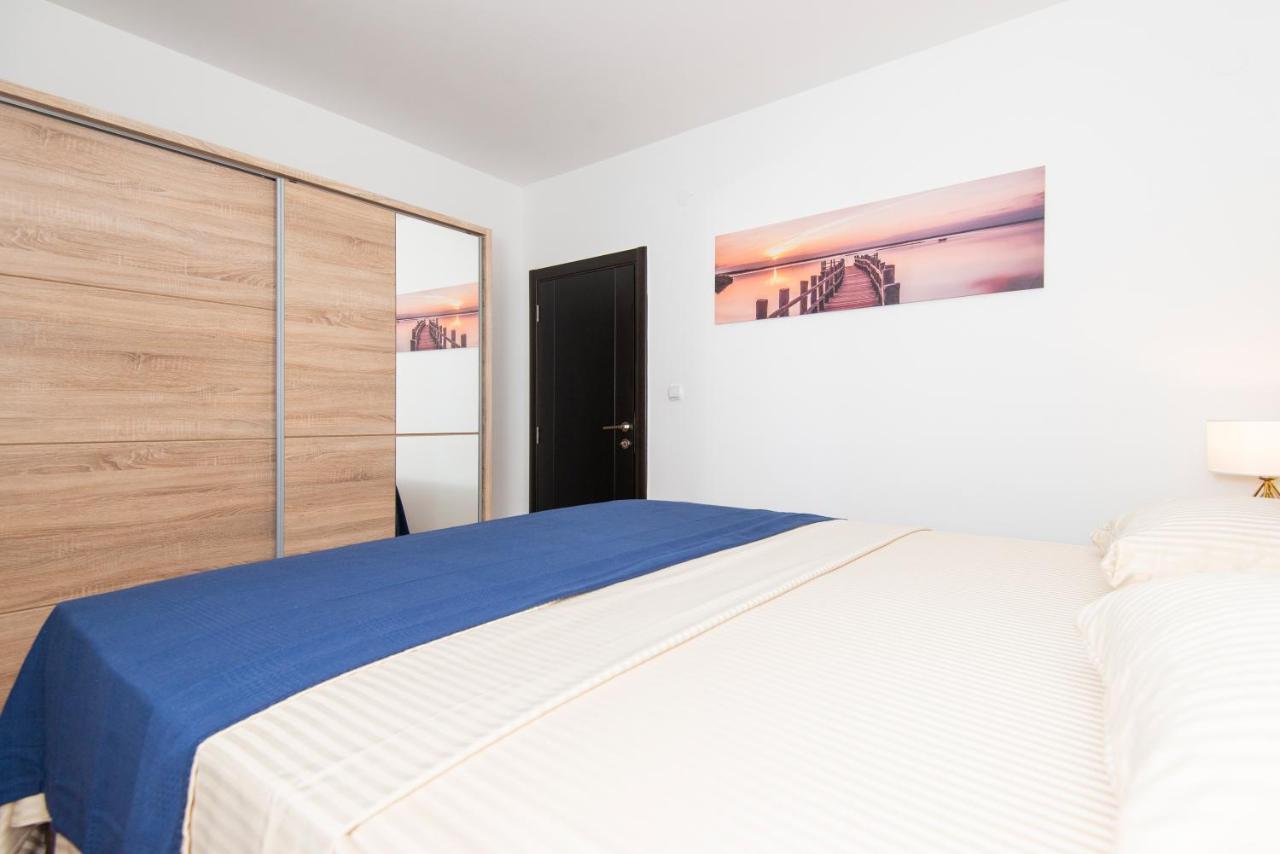 Sea Star Apartment Tivat Exterior photo